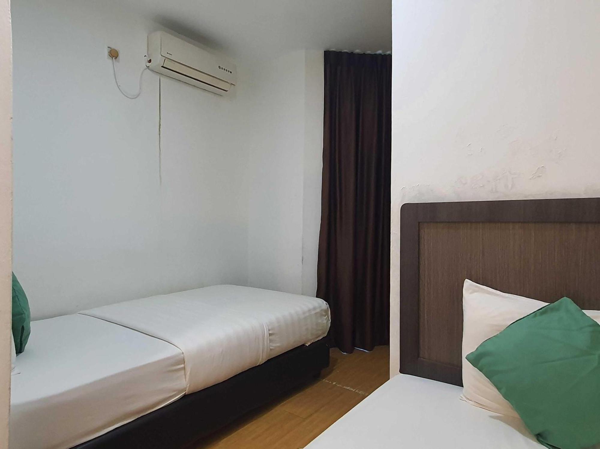 Oyo 91053 Signature Inn Miri Exterior foto