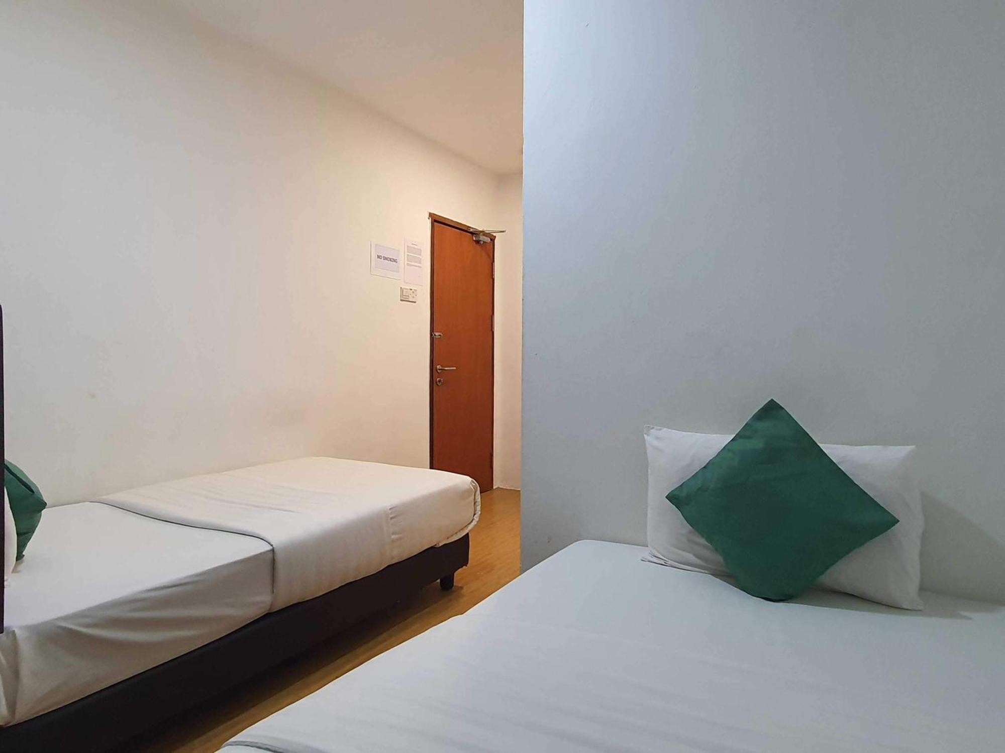 Oyo 91053 Signature Inn Miri Exterior foto