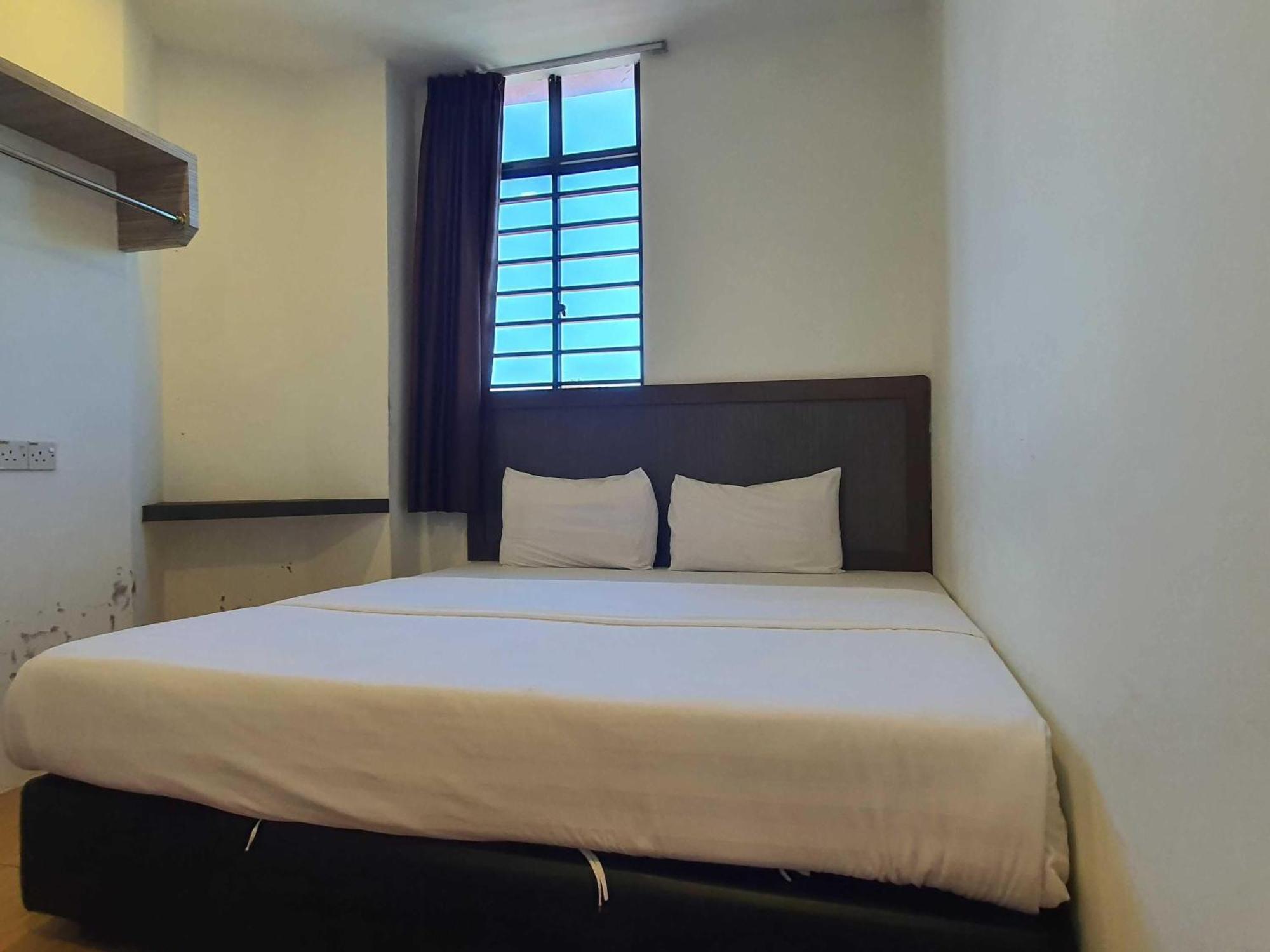 Oyo 91053 Signature Inn Miri Exterior foto