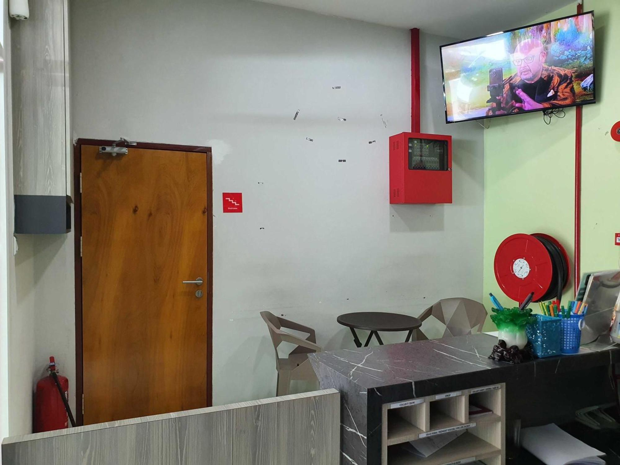 Oyo 91053 Signature Inn Miri Exterior foto