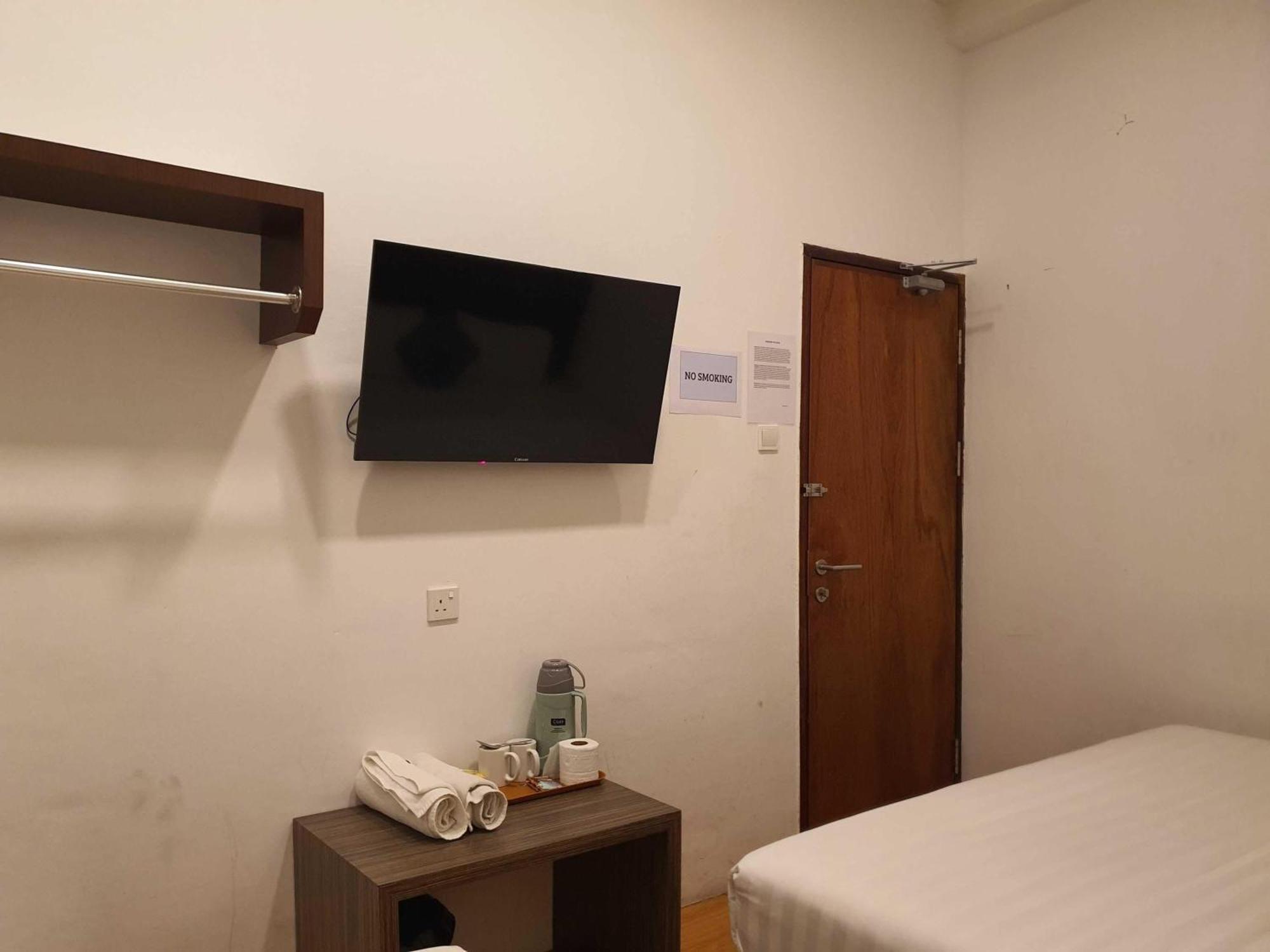 Oyo 91053 Signature Inn Miri Exterior foto